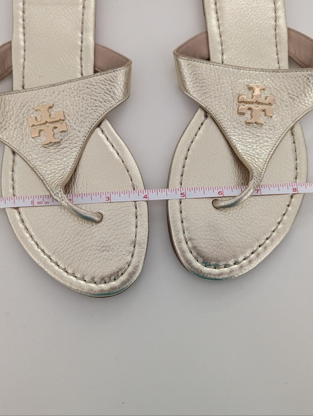 EUC! Tory Burch Jolie Flat Thong Sandal In Gold Size 8.5 - Picture 12 of 16
